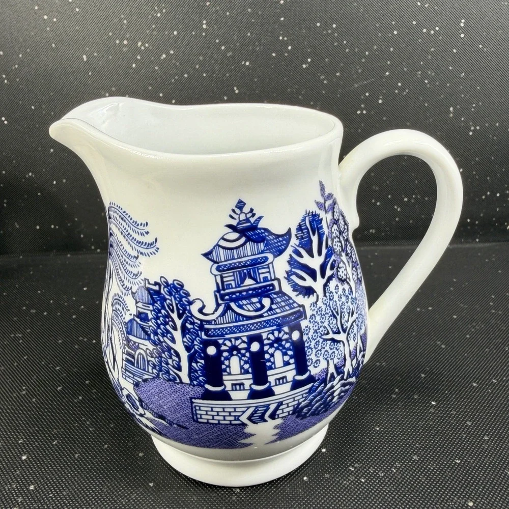 Royal Cuthbertson Blue Willow Creamer Pitcher Ceramic Cobalt White 4 inch